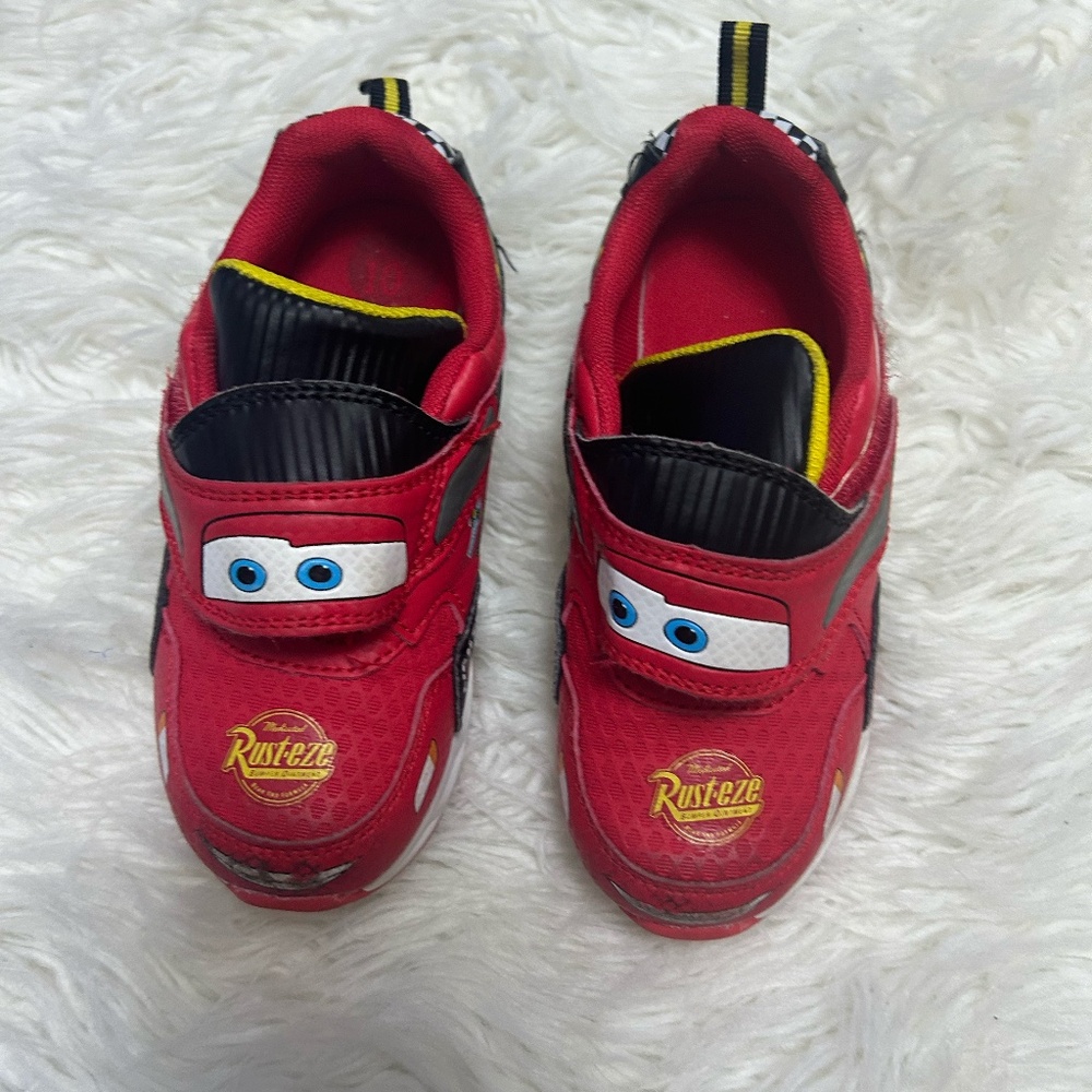 TODDLER LIGHTNING MCQUEEN SHOES SIZE 10